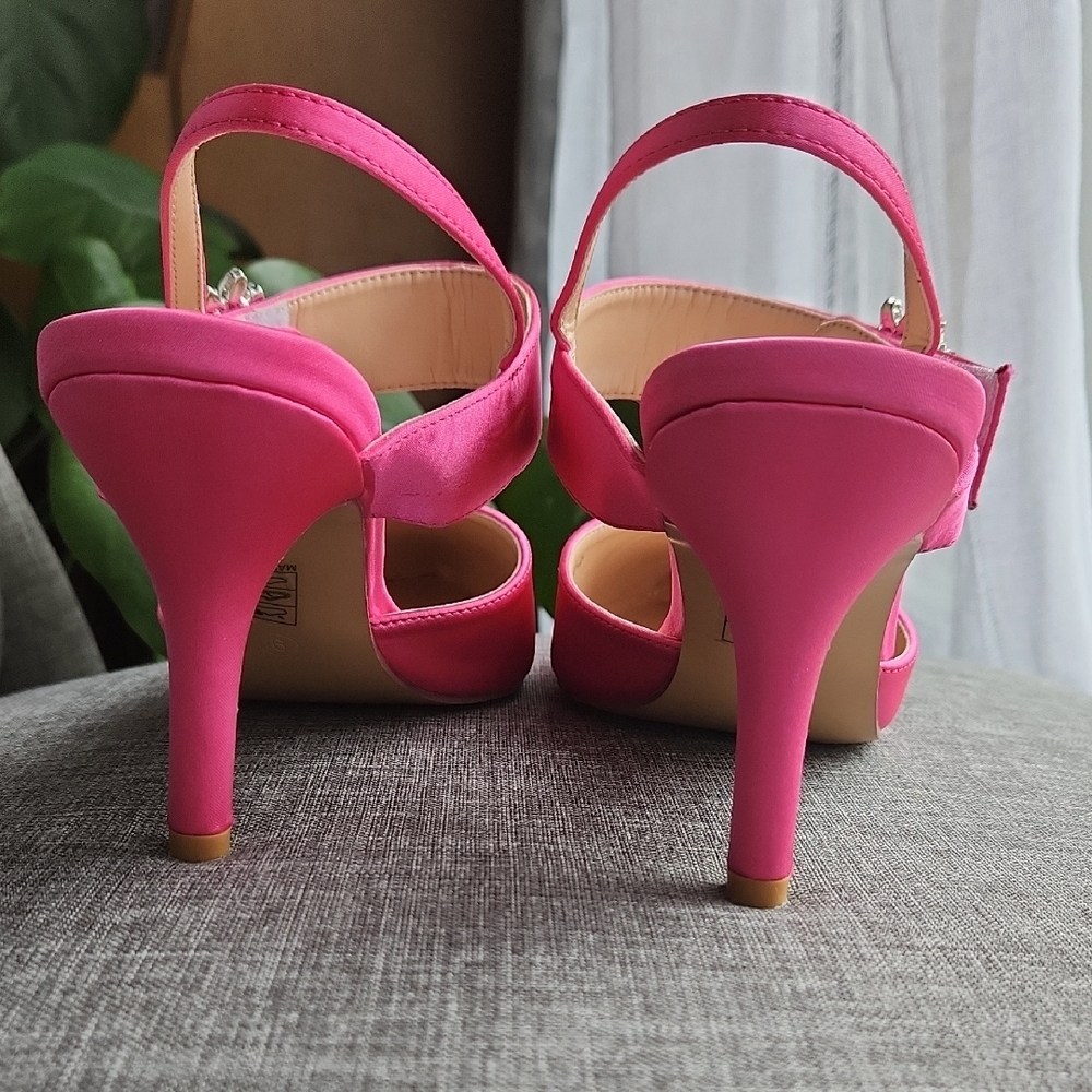 Vibrant Pink Heels with Dazzling Embellishment - Picture 7 of 14